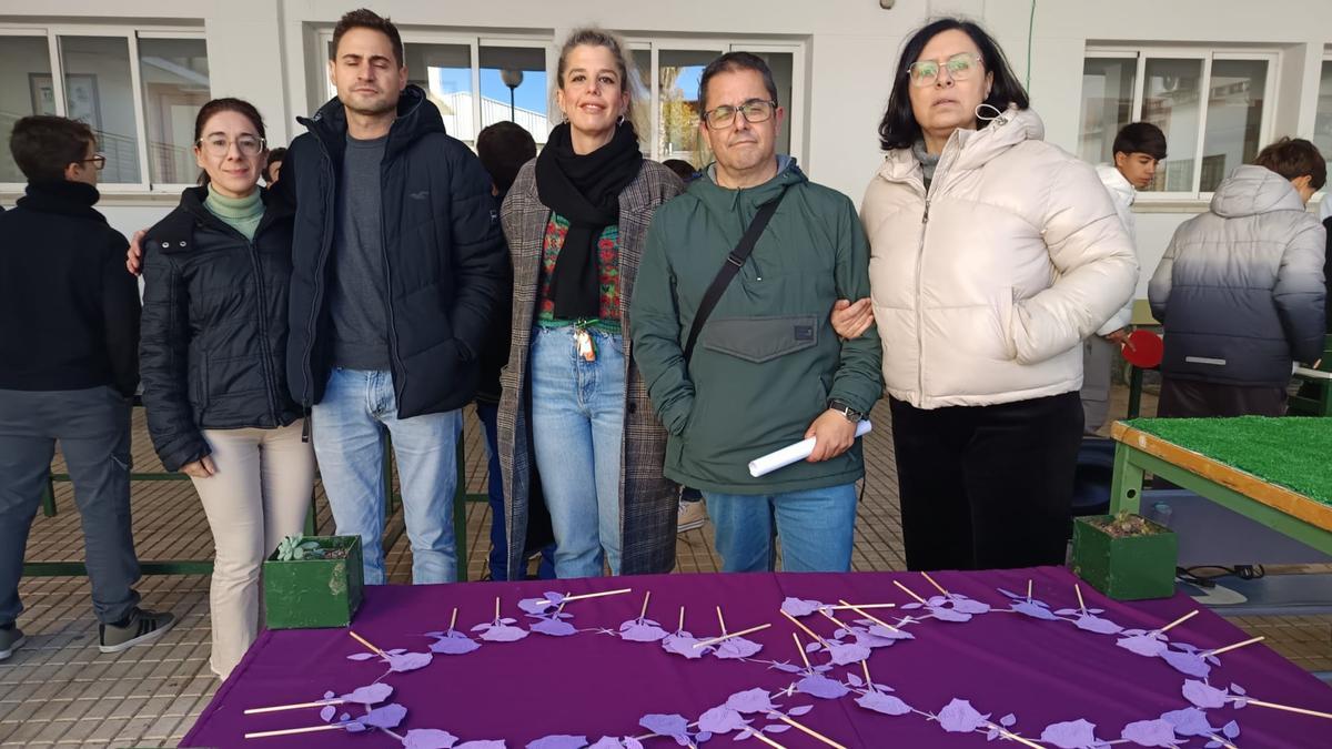 Una flor por cada víctima de violencia machista