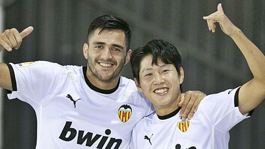 Maxi Gómez y Kang In, juntos en el Valencia-Cartagena.