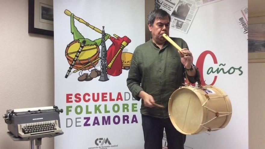 Últimos ensayos de la marcha de La Concha (versión flauta y tamboril)