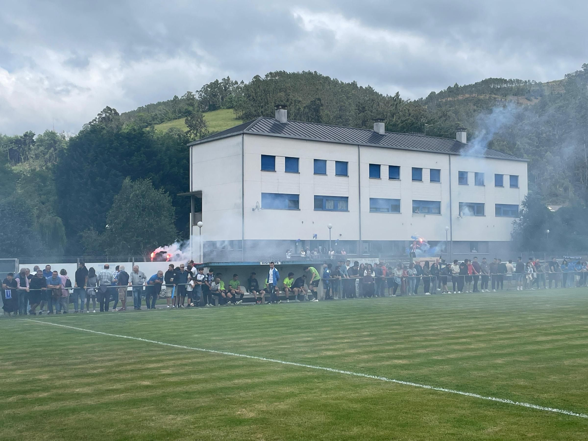 En imágenes: Así fue el duelo entre el Treviense y el Cornellana por un puesto en segunda