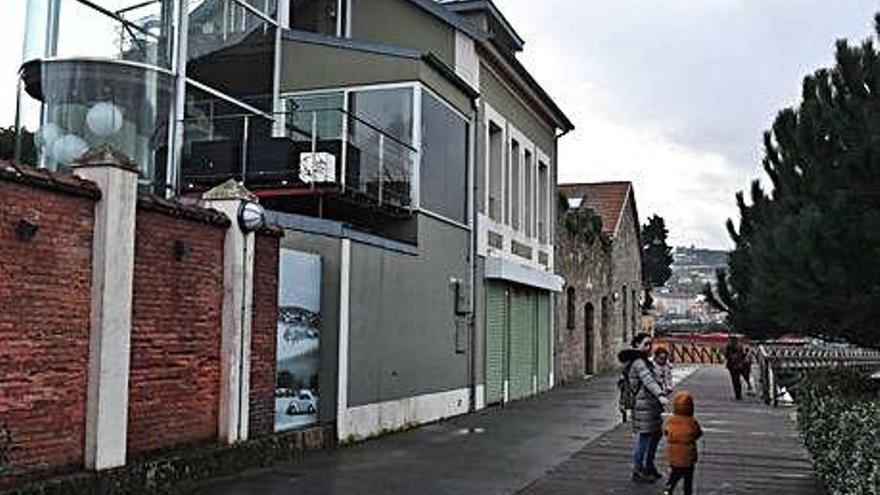 Exterior del restaurante municipal A Fábrica.