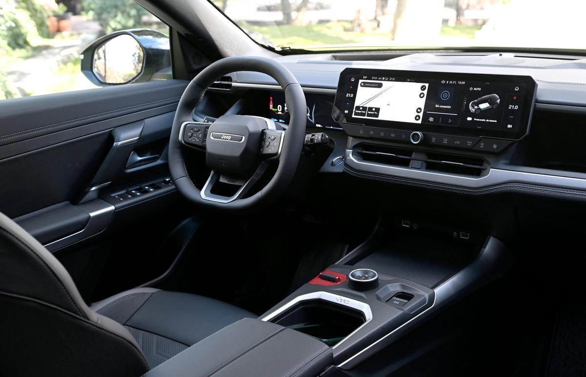 El habitáculo del nuevo Jeep Compass da un paso adelante en calidad percibida, ergonomía y confort
