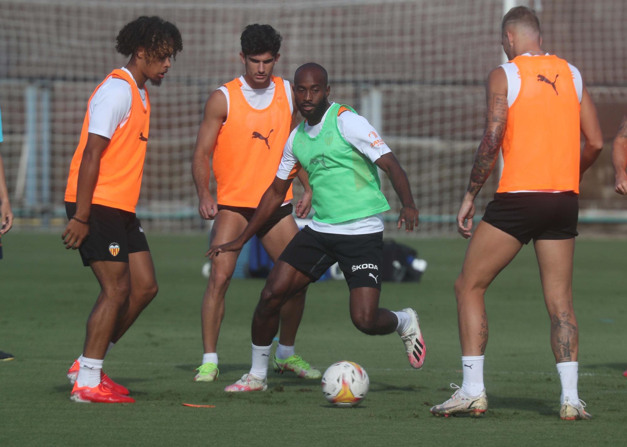 Entrenamiento del Valencia previo al partido frente al Sevilla