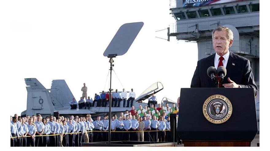 “misión cumplida” de Bush en Irak 2003 y la “escalada”  de Johnson en Vietnam 1965