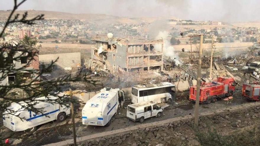 Al menos ocho muertos y 45 heridos en un atentado con un camión bomba en Turquía