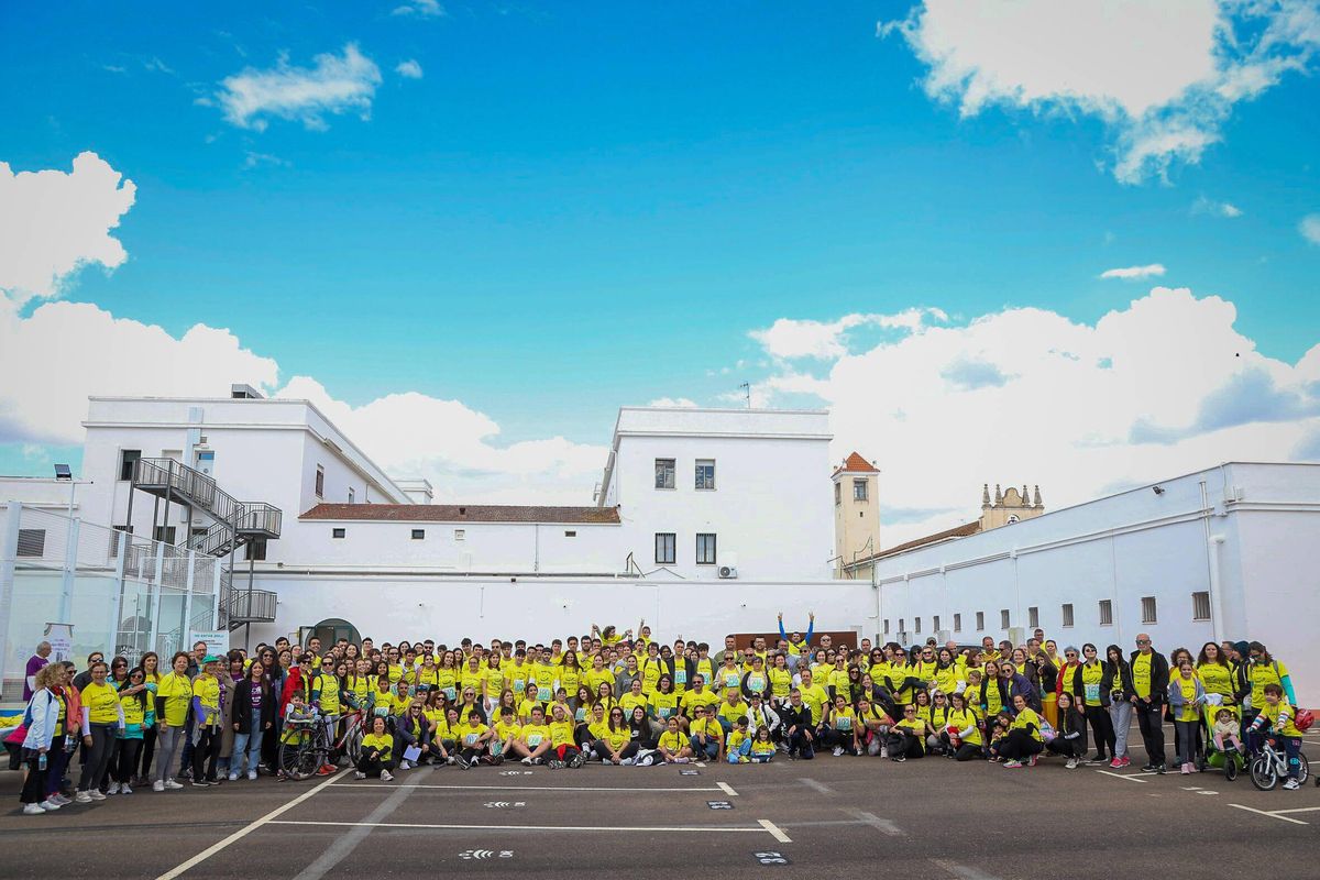 Foto de familia antes del inicio de la caminata.