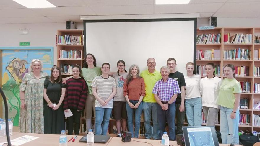 Los alumnos del SteamBach de As Barxas arrojan luz sobre los tejidos del rodaballo