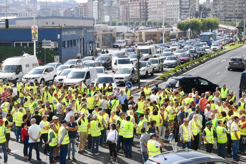 Un millar de trabajadores de Endesa se concentran en Coruña para pedir tiempo