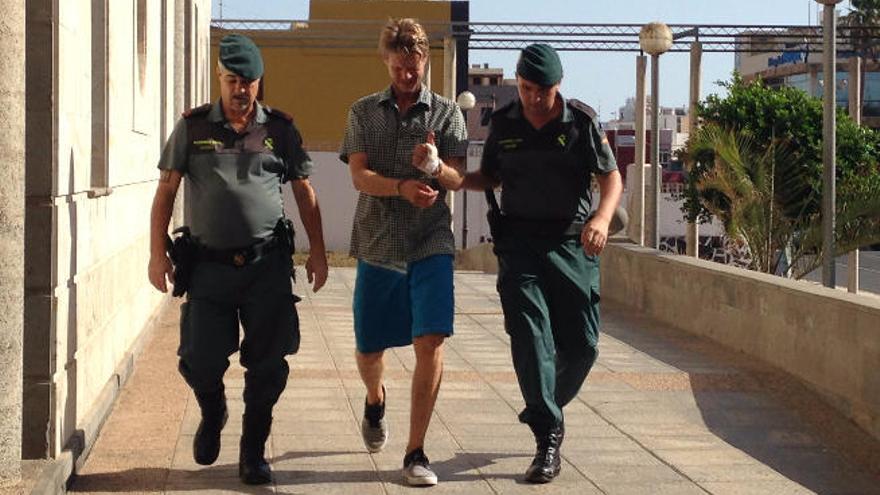 A prisión el turista alemán que apuñaló al casero en Corralejo por una disputa por el alquiler