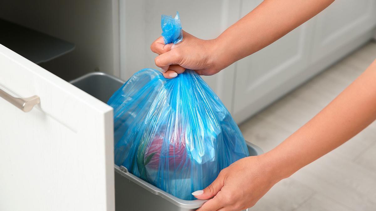 Comprar cubo de basura azul para reciclar papel y cartón, precio