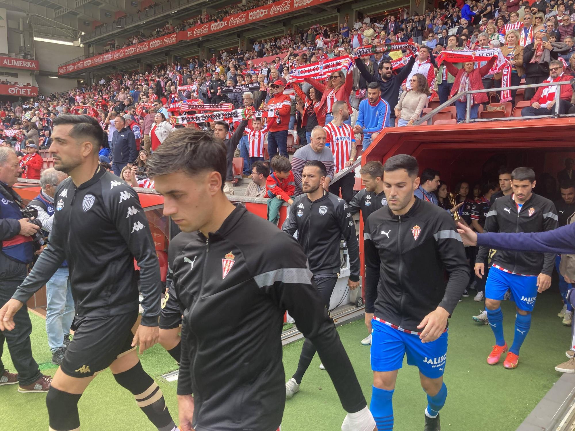 EN IMÁGENES: El Sporting vence al Lugo en El Molinón con un gran ambiente