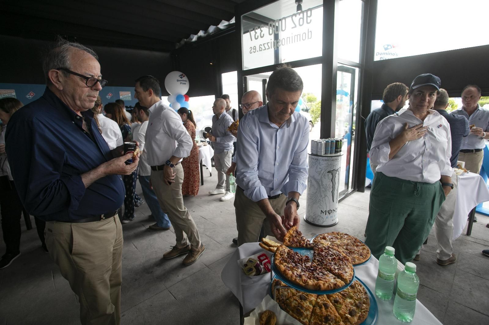Inauguración de la nueva tiena de Domino's Pizza en València