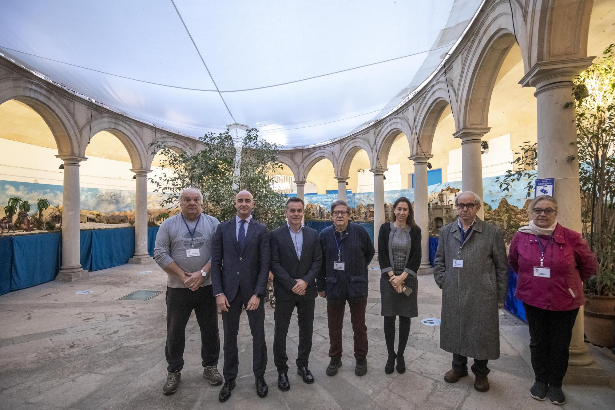 El belén del claustro de Sant Antoniet abre sus puertas a la Navidad