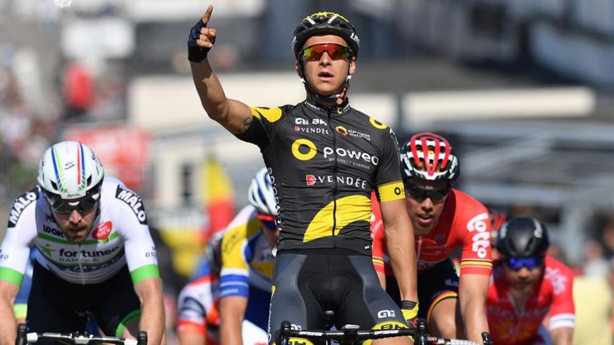 Bryan Coquard se impuso así en la primera etapa de la Vuelta a Bélgica