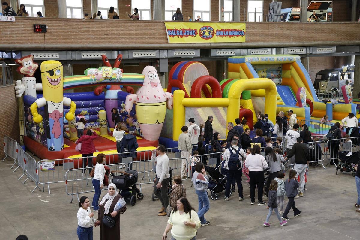 Girona. Palau Firal. Segona edicio de La Mona 2026. El parc infantil de Setmana Santa.