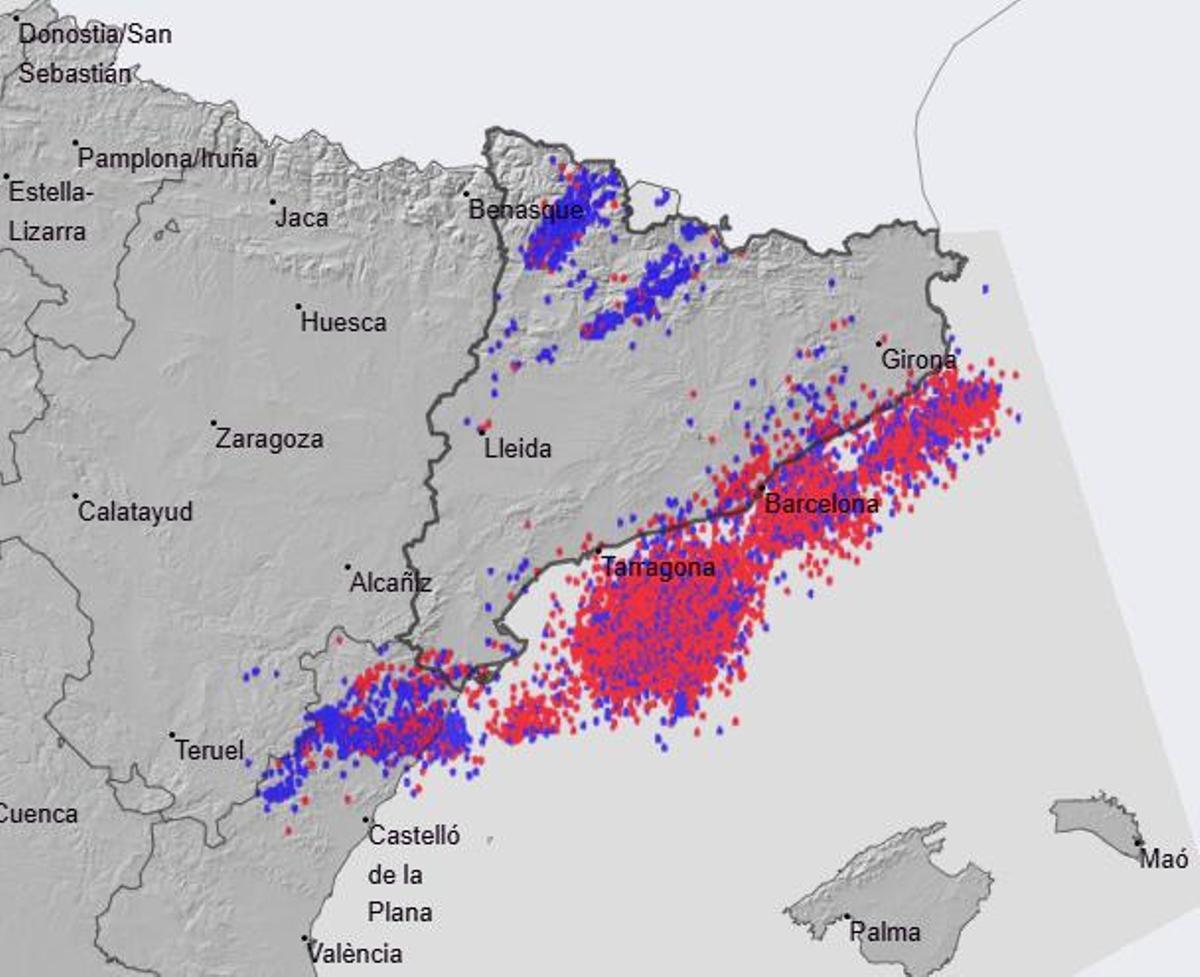 Mapa de descargas eléctricas del domingo 21 por la tarde.