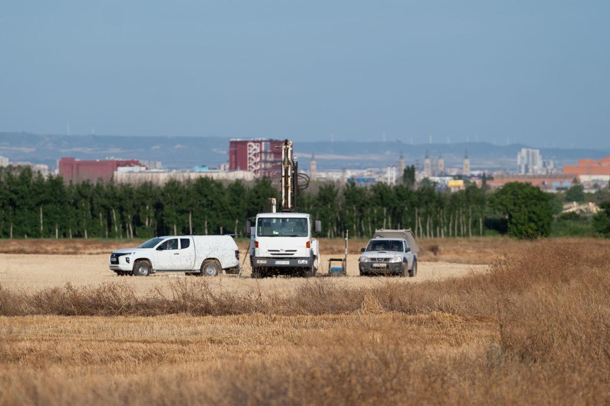 Primeros movimientos en el terreno de Microsoft en Villamayor de Gállego.