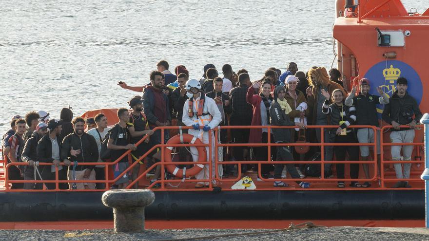 Rescatan en aguas canarias a al menos 452 personas en ocho embarcaciones las últimas horas
