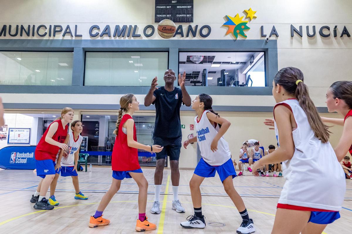 El primer NBA Basketball School Summer Camp en La Nucía cuenta con un total 185 alumnos durante dos intensas semanas