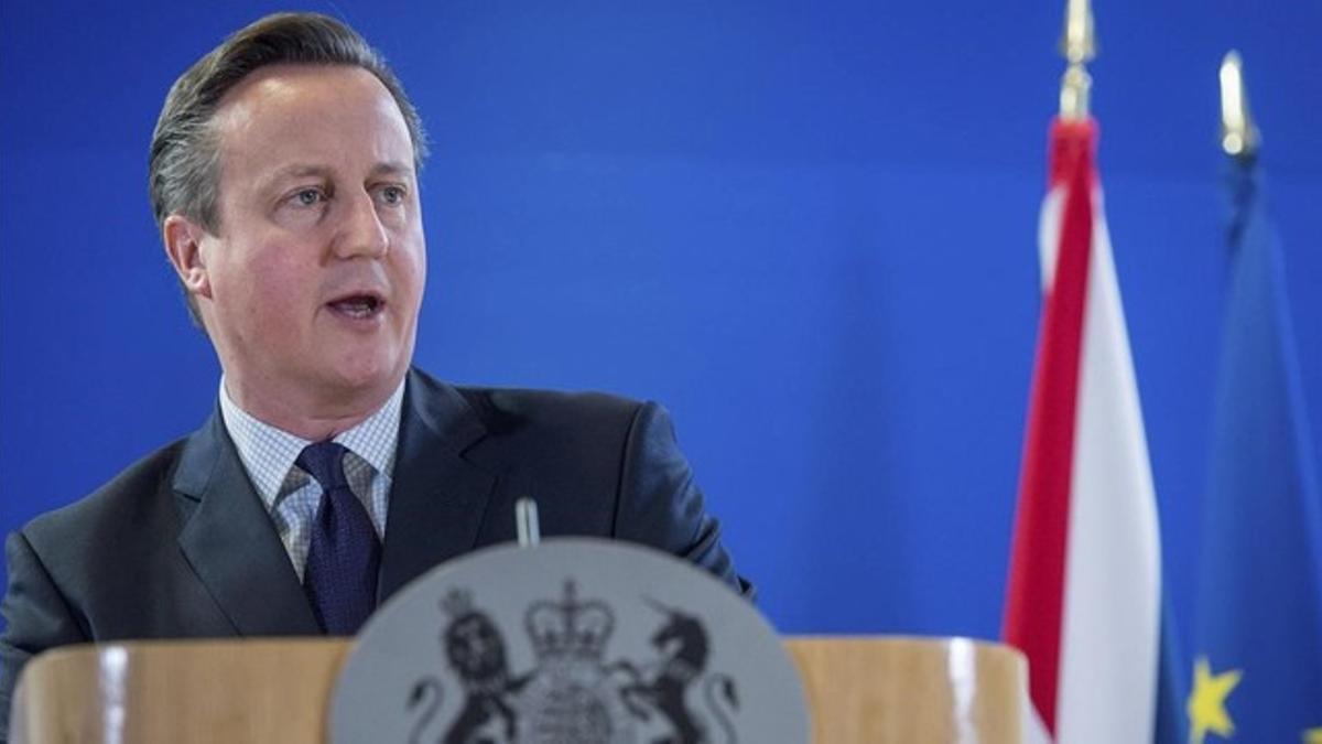 El primer ministro británico, David Cameron, da una rueda de prensa al finalizar la segunda jornada de la última cumbre de Bruselas.