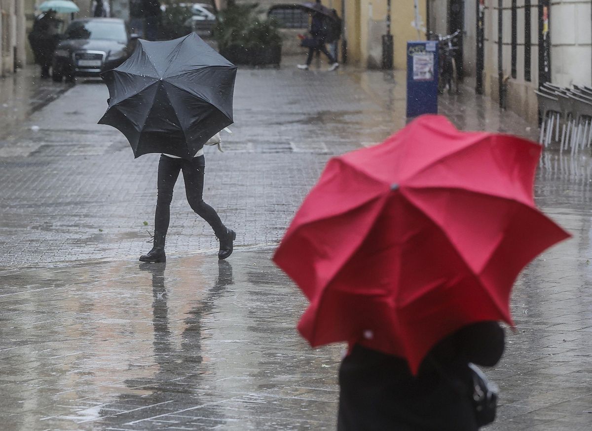 La pluja fa suspendre classes a centres del Montsià i el Baix Ebre