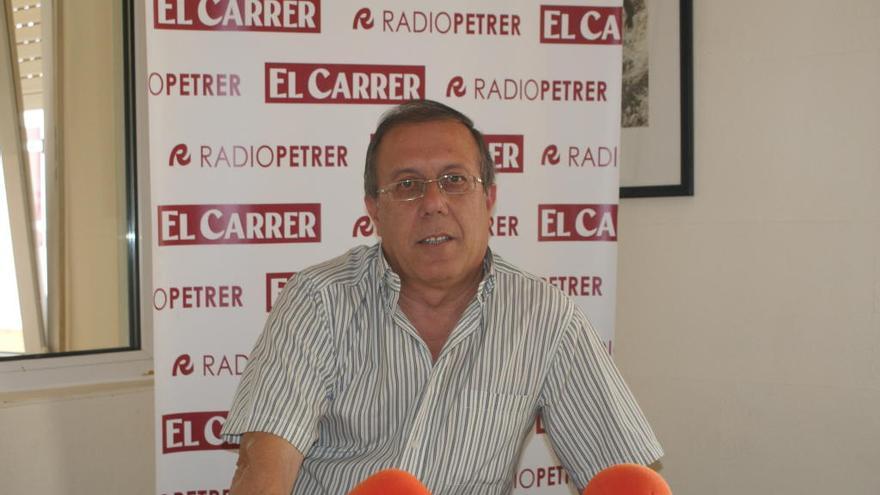 Héctor Navarro dirigió la emisora municipal Radio Petrer.