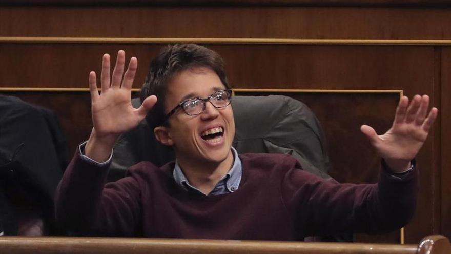 Errejón se &#039;castiga&#039; en Twitter por haber pulsado el botón equivocado en la votación del decreto de la estiba