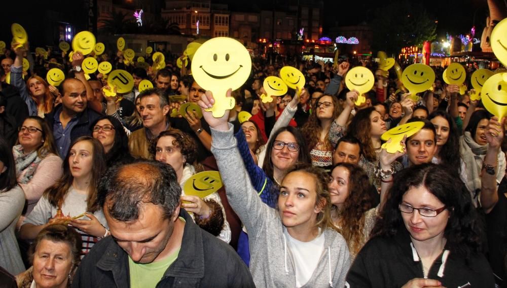 Miles de personas se entregan al espectáculo organizado por la Orquesta Panorama durante las fiestas de San Xosé Obreiro de Marínsta Panorama en Marín!