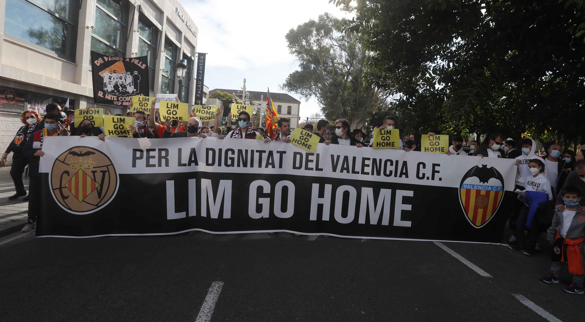 La manifestación valencianista contra Peter Lim (primera parte)