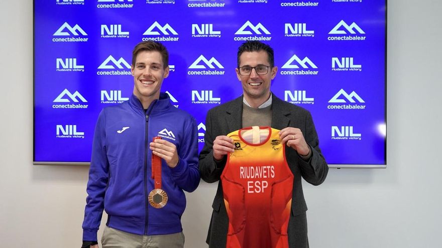 ConectaBalear patrocina al triatleta paralímpico Nil Riudavets