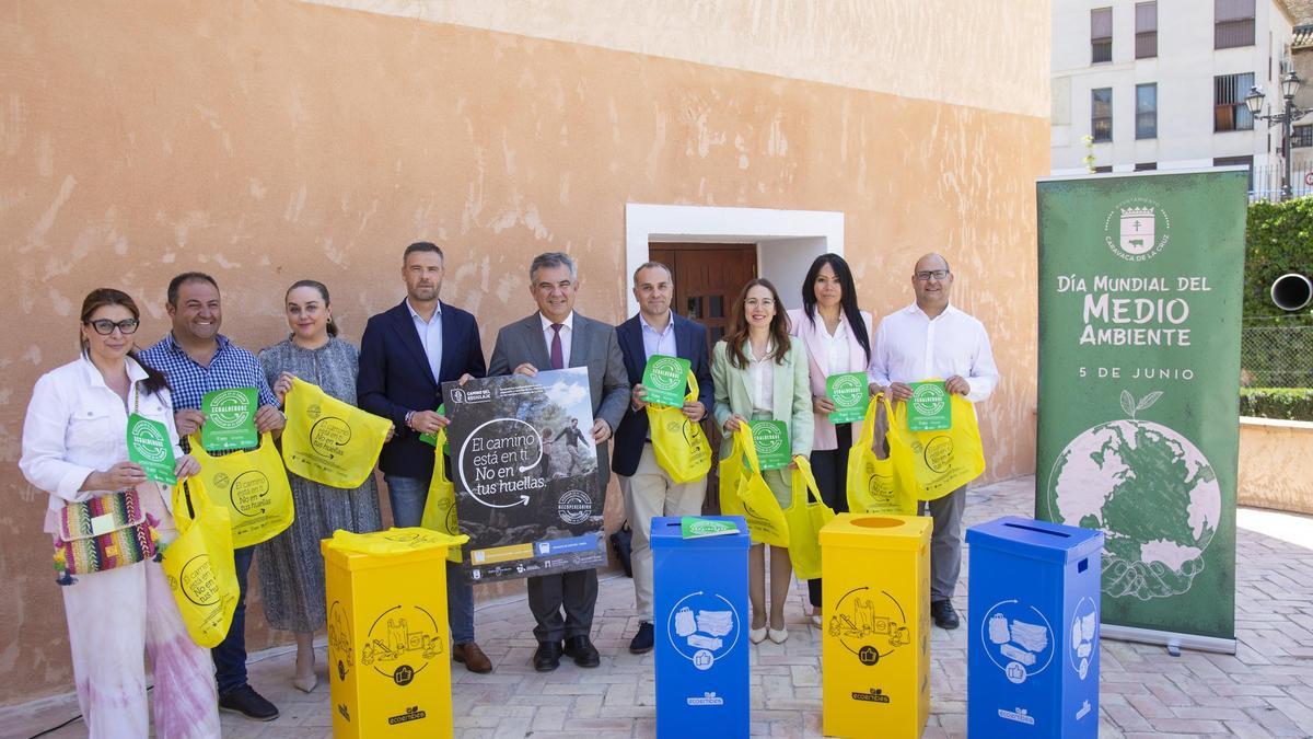 La iniciativa ‘Camino Sostenible’ ayuda a los peregrinos que llegan a Caravaca a separar los residuos y cuidar los entornos naturales