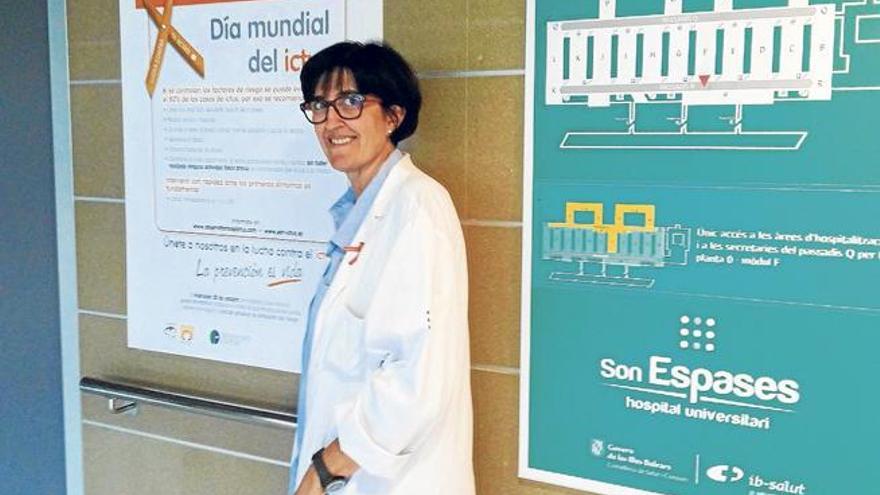 La neuróloga Carmen Jiménez, responsable de la unidad de ictus del hospital de Son Espases.