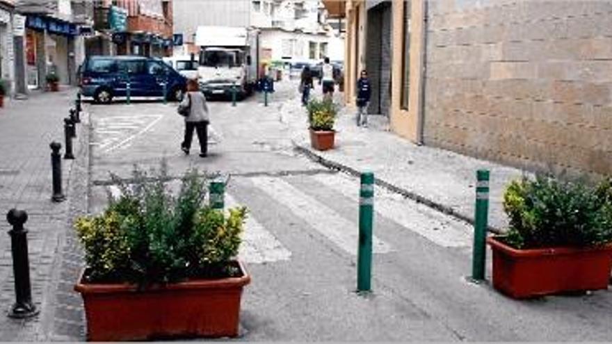 La rambla Joaquim Ruyra encara tallada al trànsit un any després de l&#039;incident.