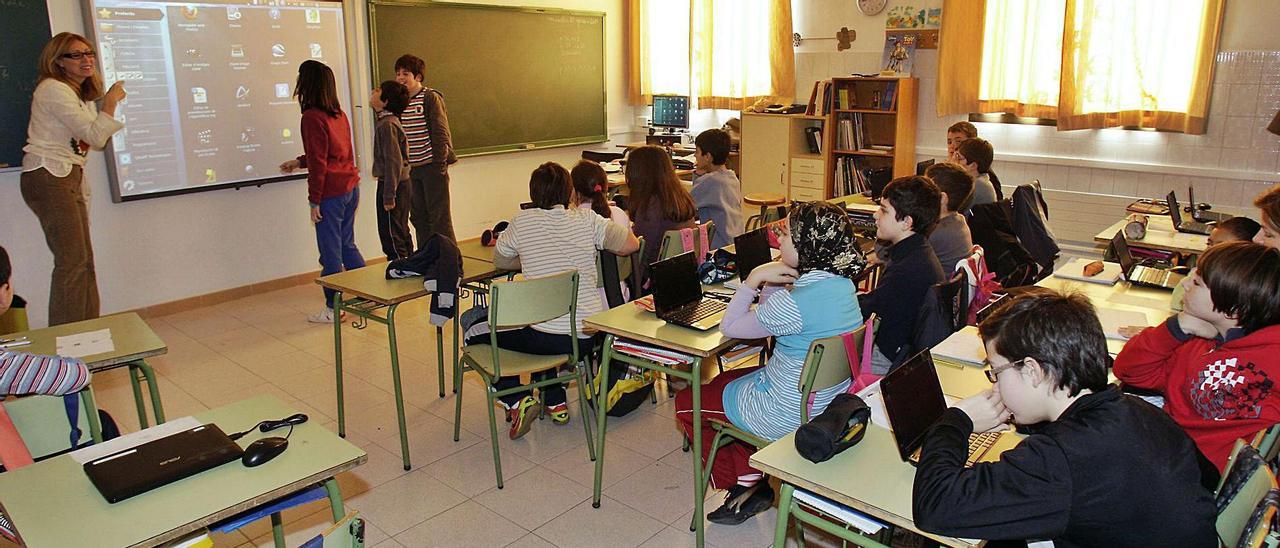 Los mallorquines dan un aprobado raso al sistema educativo de las islas y puntúan con un 5,1 su satisfacción del sistema.