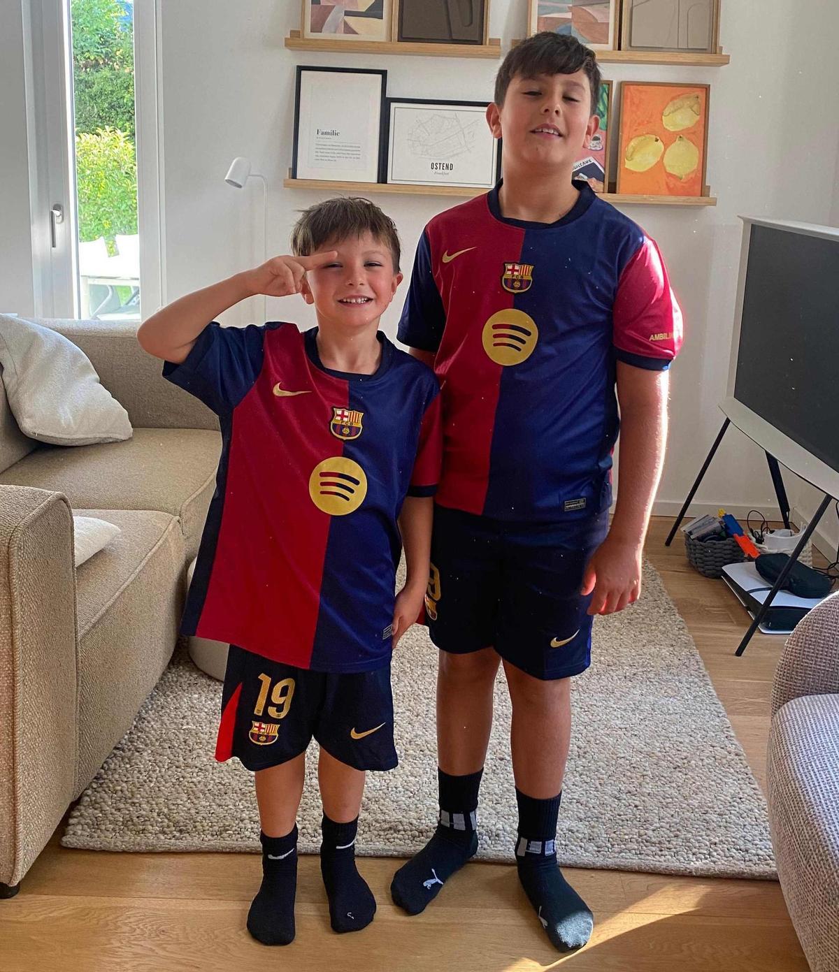 La familia Albert Balart, con el corazón dividido en el Barça - Eintracht