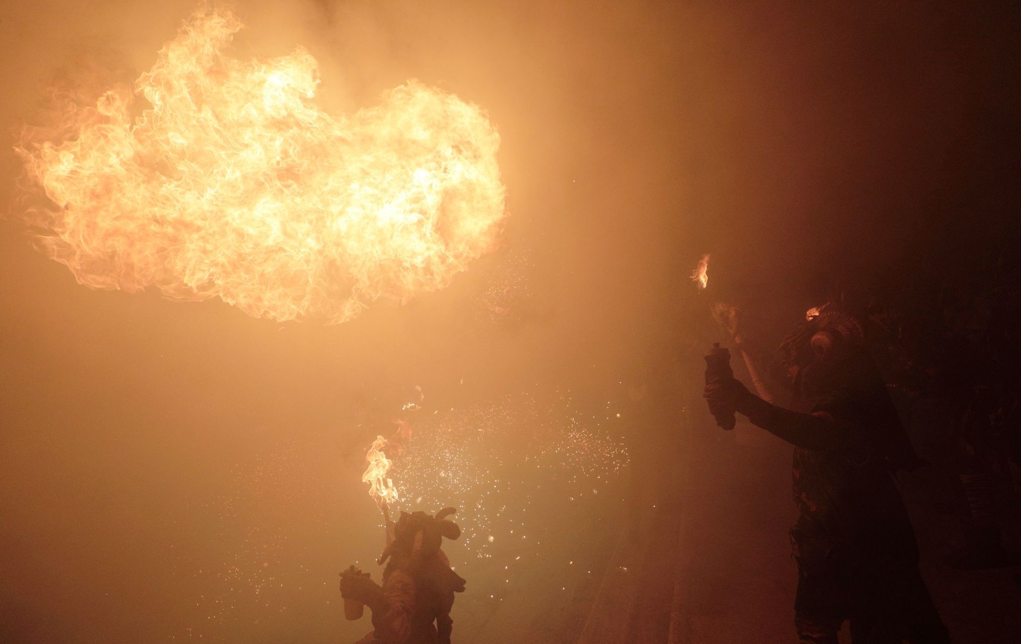 Die Feuerteufel erobern den Parc de la Mar von Palma de Mallorca