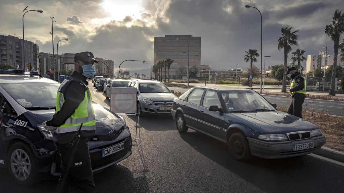 Baleares registra el descenso del tráfico por carretera más acusado de España