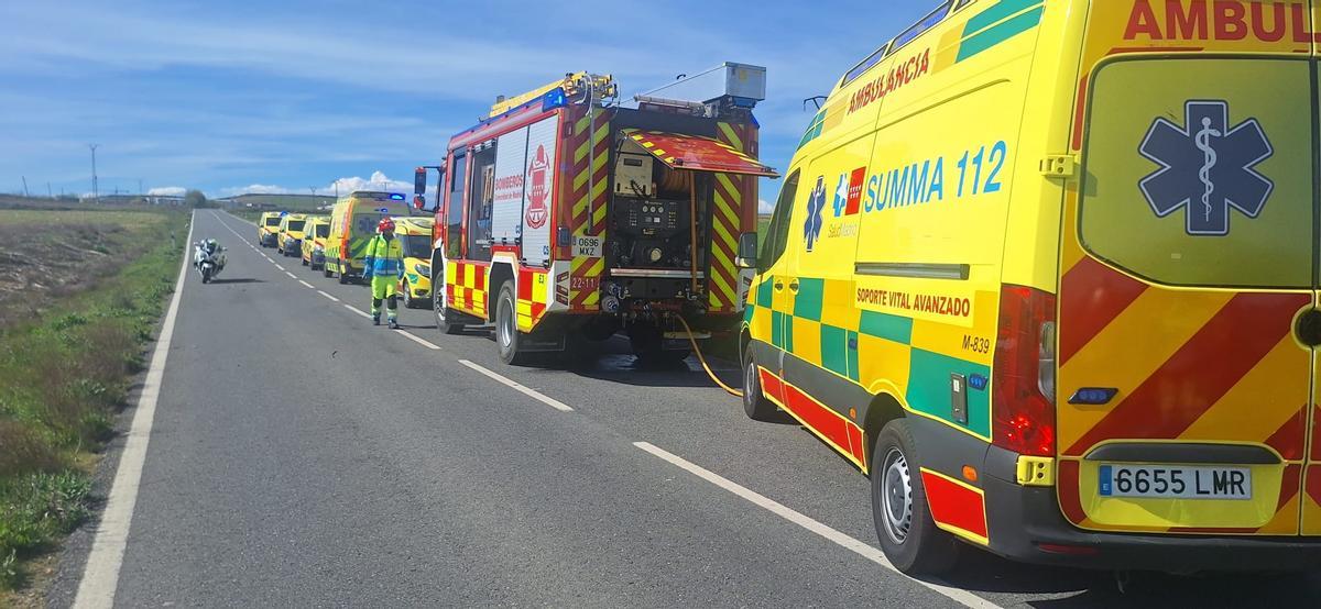 Imagen del lugar del choque en la M-118, a la altura de Daganzo de Arriba, donde tres personas resultaron heridas, una de ellas grave.