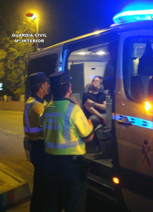 La Guardia Civil detiene a dos conductores por circular de modo temerario y bajo la influencia de alcohol y drogas