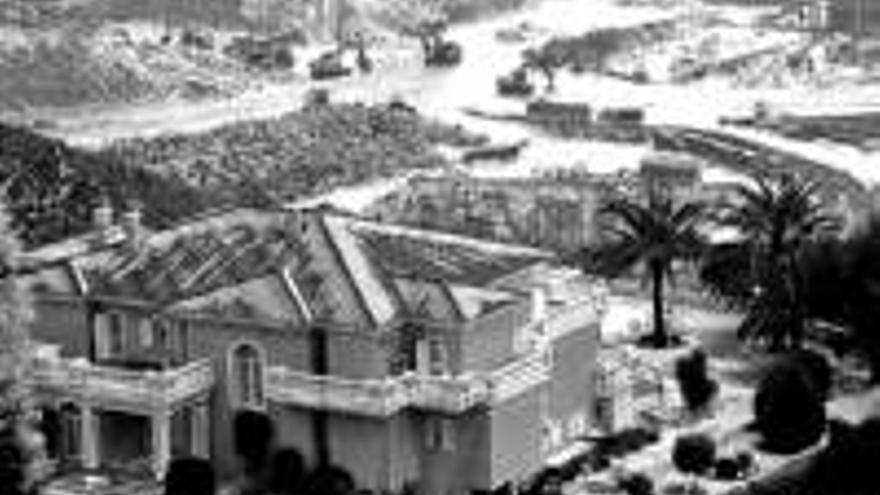 Un temporal anega casas, garajes y comercios en la Costa del Sol