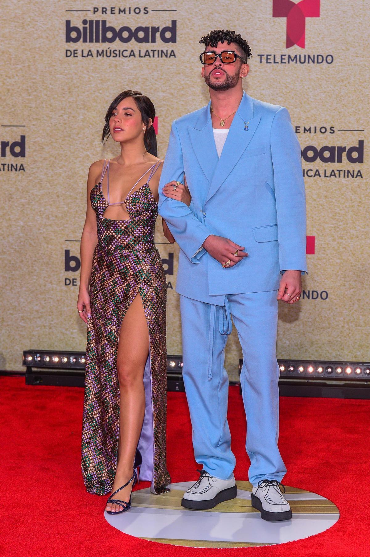 Bad Bunny se presentó en los Billboards a la Música Latina con su novia.