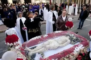 El Ayuntamiento de Xàtiva da 4.000 euros a la cofradía La Camilla