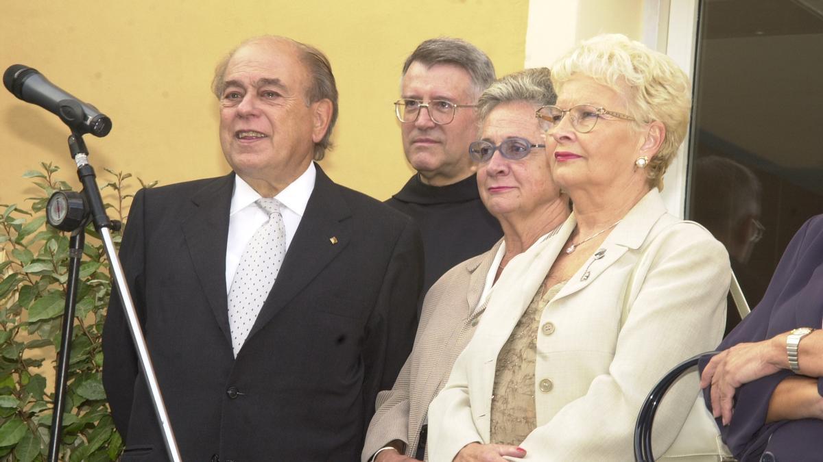 Queralto, primera per la dreta, en un acte amb Jordi Pujol, Marta Ferrusola i l&#039;abat Sebastià Bardolet