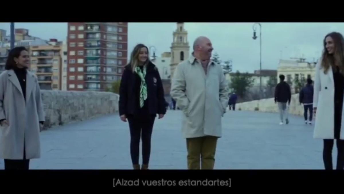 Carles, con Marina Civera, Rocío Gil y Raquel Alario, durante el cortometraje