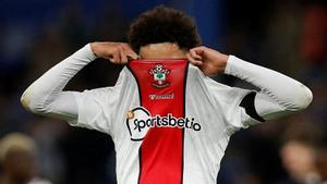 Un jugador del Southampton, equipo patrocinado por una casa de apuestas, durante esta temporada.