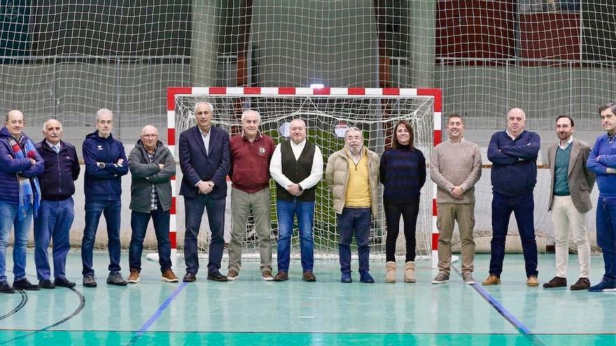 Una asociación formada por leyendas del balonmano asturiano quiere dinamizar su deporte en la región: &quot;Venimos a ayudar&quot;