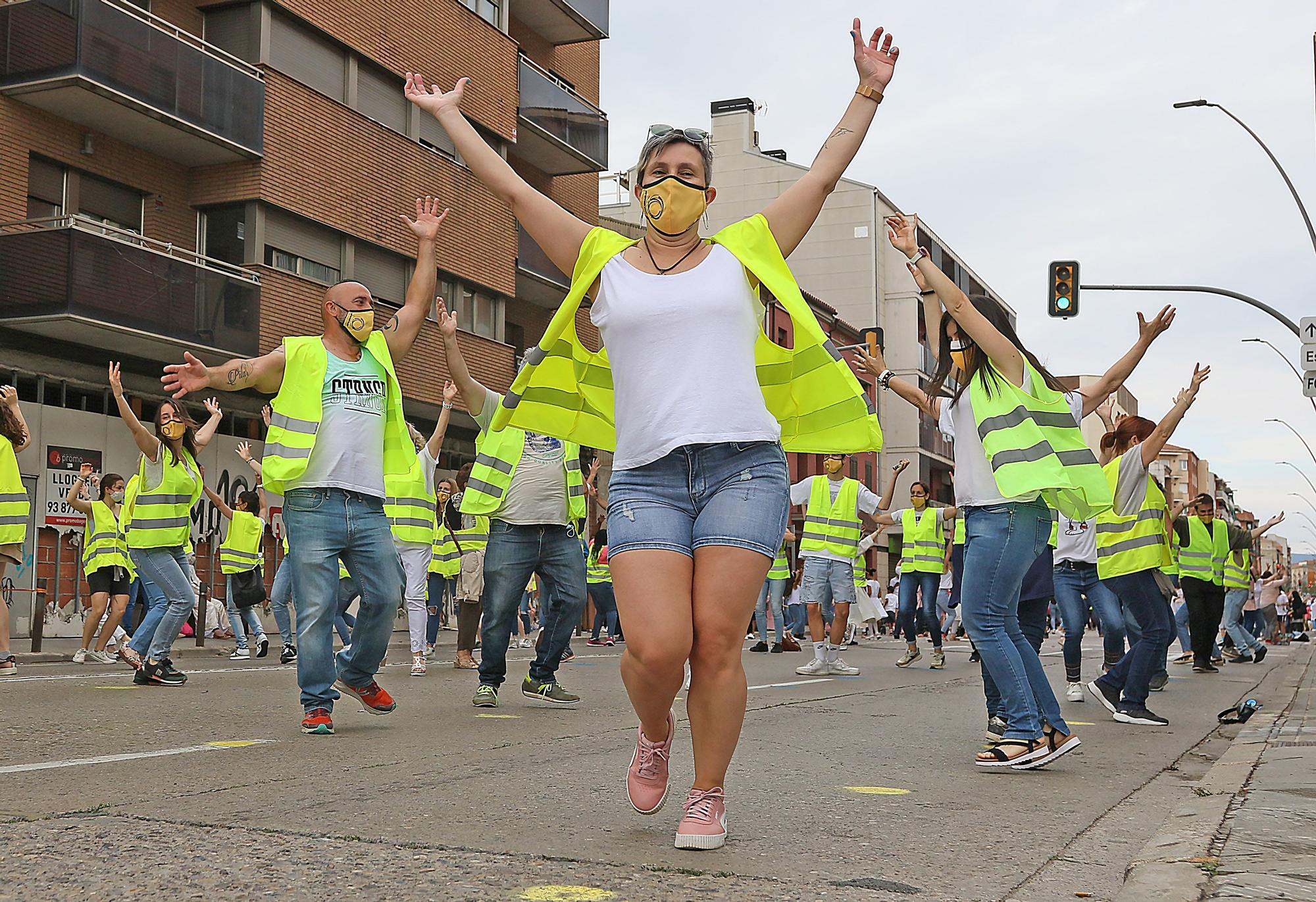 600 voluntaris fan un videoclip a Manresa en agraïment al personal sanitari