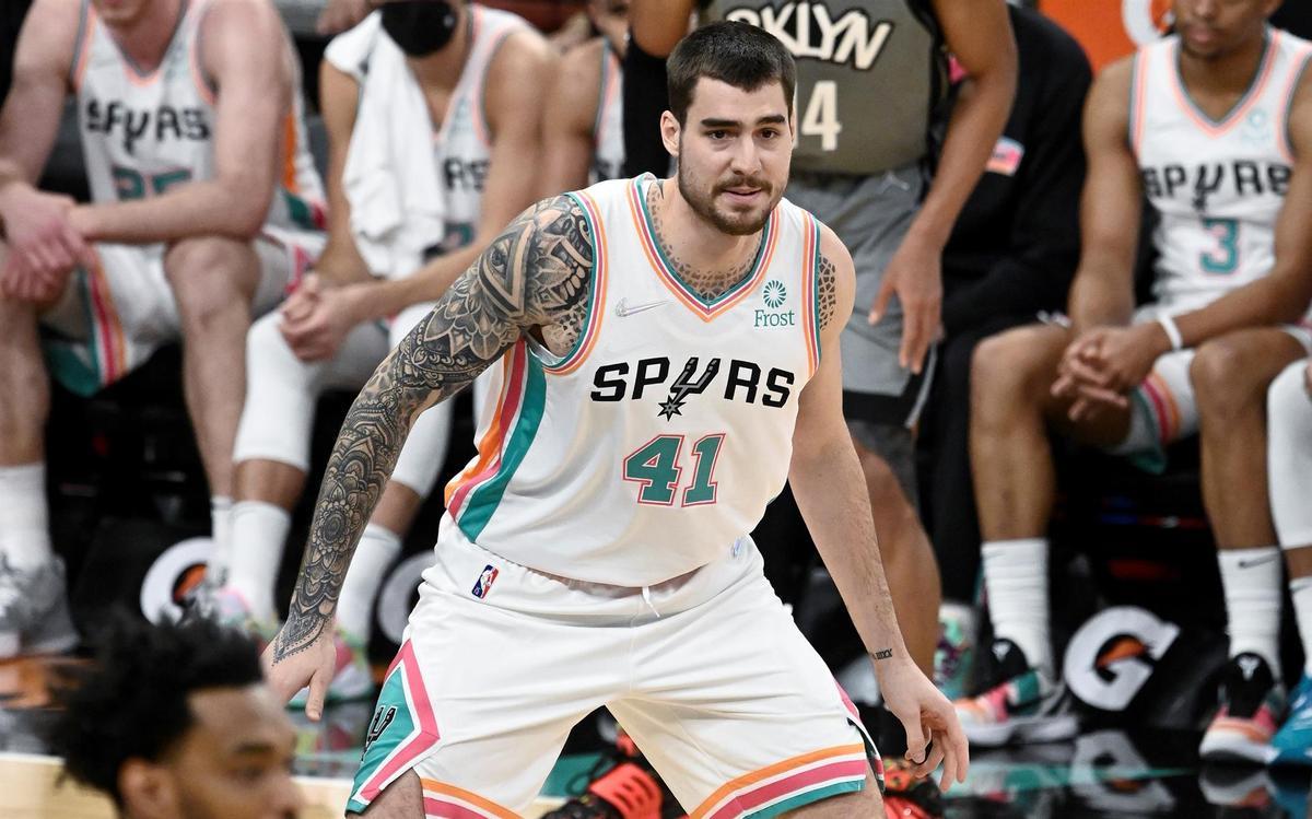 Juancho Hernangómez, en su debut con los Spurs.