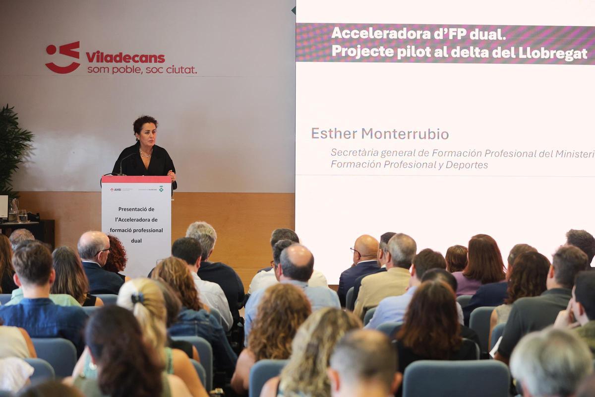 la secretaria general de FP del Ministerio de Educación, Formación Profesional y Deportes, Esther Monterrubio, durante la presentación d ela aceleradora de FP Dual del delta del Llobregat. la secretaria general de FP del Ministerio de Educación, Formación Profesional y Deportes, Esther Monterrubio, durante la presentación d ela aceleradora de FP Dual del delta del Llobregat.
