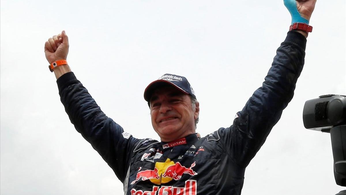 Carlos Sainz celebra su segunda victoria en el Dakar